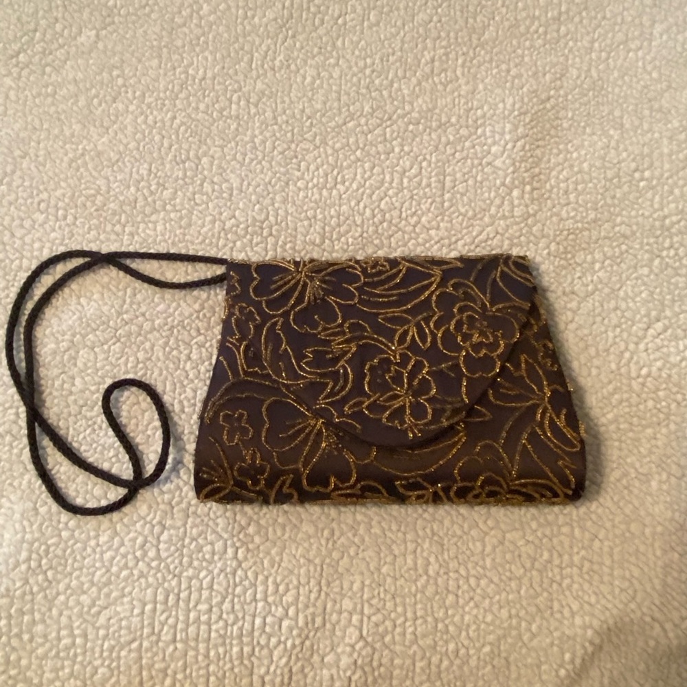 Most are vintage purses.